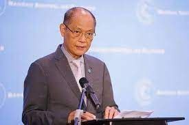 财政部长本杰明·迪奥克诺表示，在禁止中国公司参与政府合同的呼声中，菲律宾正在使其大额基础设施项目的融资来源多样化。 